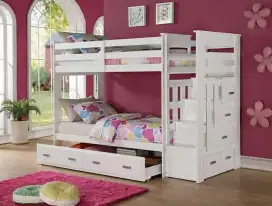 Tempat tidur tingkat.Tempat tidur susun.Ranjang tingkat.Ranjang susun