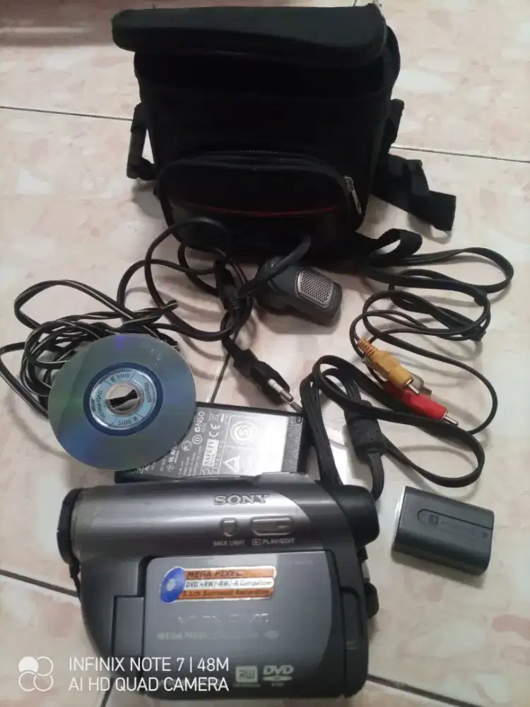 Handycam sony DCR-DVD755E