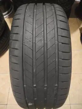 Ban 255/40/20 Bridgestone RFT 2020