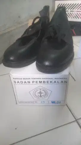 Jual sepatu satpam ukuran 43