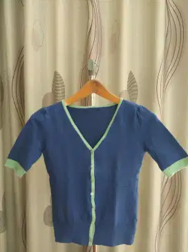 Preloved atasan rajut biru dongker