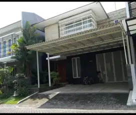 Dijual rumah siap huni eastwood citraland sby barat