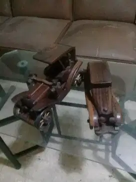mobil mobilan bahan kayu jati.