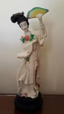 Patung Antik Kuno