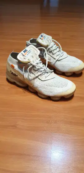 Sepatu Nike Vapormax x Off white size 45 / 11