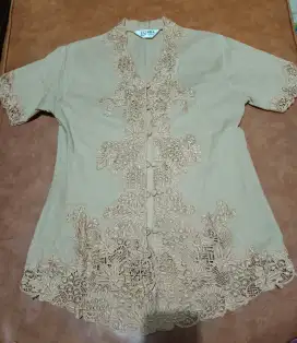 Kebaya katun pendek