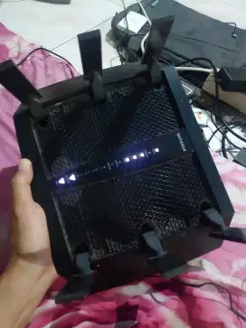 Router gaming Netgear x6 tri band ac3200 normal