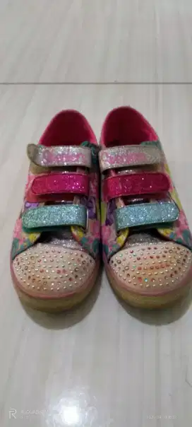 Sepatu schecker anak
