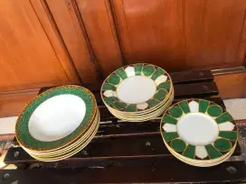 Satu set porceland harga terjangkau
