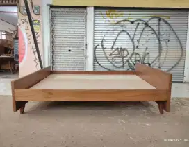 Tempat Tidur Jengki Original Vintage Antik Jati Tua Solid Anti Rayap