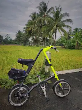 Sepeda lipat strida original