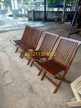 Kursi lipat kayu jati