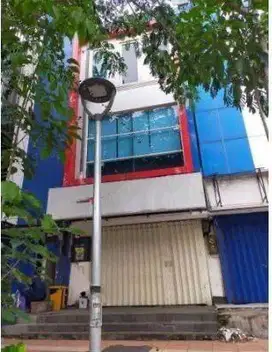 Disewakan ruko 4 lantai pusat kota jalan karimun jawa depan rs siloam