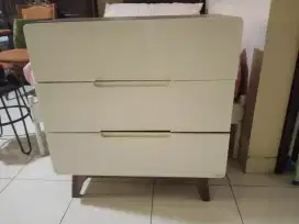Buffet Laci Informa like New