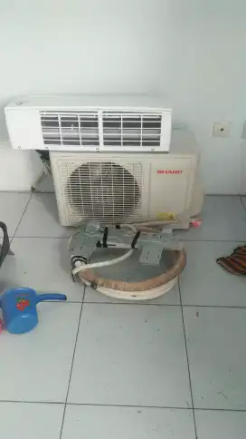 Jual ac 1/2pk . Menerima jasa bongkar pasang ac