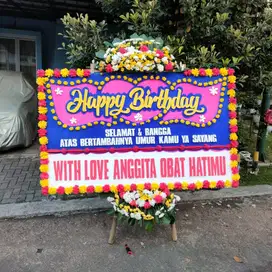 Hadiahkan Karangan Bunga Papan Membuat Orang Terdekatmu Bahagia