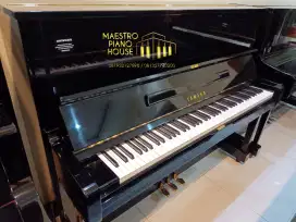 Piano Yamaha U1