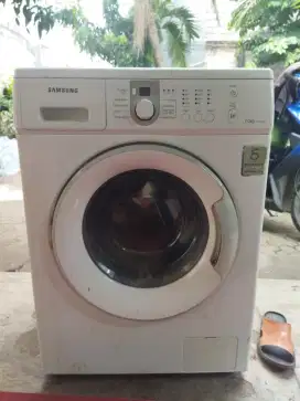 Paket Laundry 4 Unit ( 3 Mesin Cuci 1 Mesin Pengering )