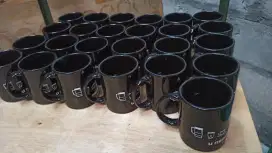 Mug standar hitam + sablon 1 warna