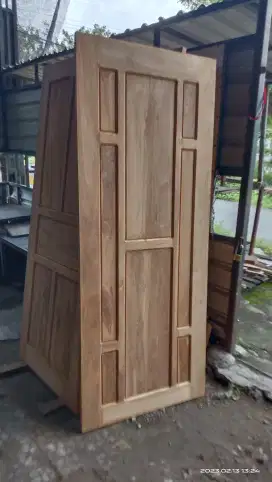 Daun Pintu Jati