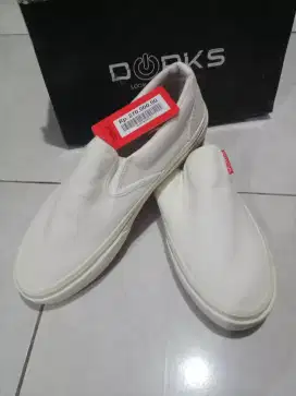 Sepatu Slip on DORKS