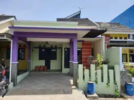 Di jual rumah 1,5 lantai murah bagus di residen