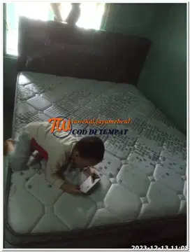 SET SPRINGBED CENTRAL PLUSTOP GARANSI PEGAS 10 THN TEBAL FUL SE