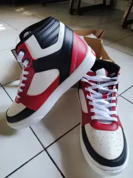 Sepatu Aerostreet Hoops Merah 42 Baru