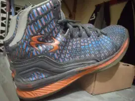 Stephen Curry 2 size 40