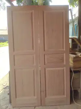 Kusen dan daun pintu jual beli kayu bekas dan baru