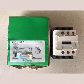 LC1D12F7 - SCHNEIDER 3P CONTACTOR 12A AC3 5.5KW 1NO 1NC 110VAC COIL