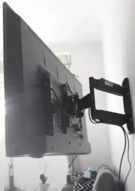BRACKET TV LED LCD MODEL SWIVEL NB P4