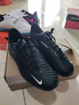 sepatu futsal Nike original