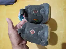 Sepatu basket nike