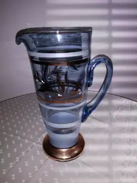 Pitcher kaca biru