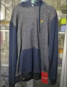 Hoodie 3second size M (Tersimpan lama)