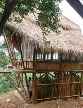 Saung bambu model penyu 2 lantai