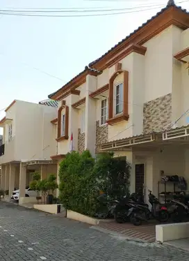 Dijual  BU rumah Secondary dekat MRT Lebak Bulus