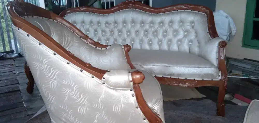 Jasa perbaikan semua jenis sofa/kursi jok sbpringbed dll.sarung costom