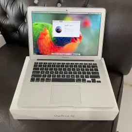 MacBook Air 2017 fulset like new resmi ibox