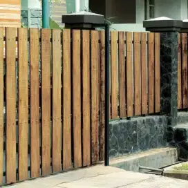 Pagar kayu kamper oven