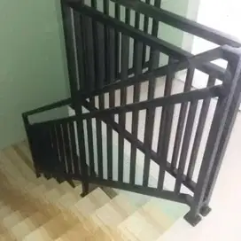 pager balkon besi