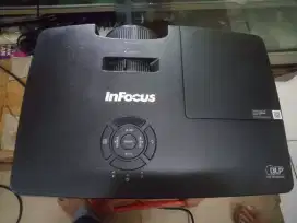 Infocus 3800 lumen, terang,hdmi, fulset, siap pakai