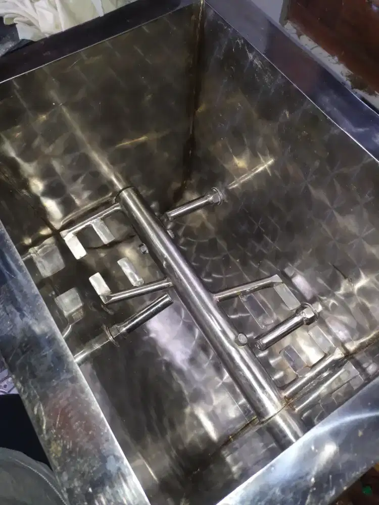 Mesin Pengaduk Adonan