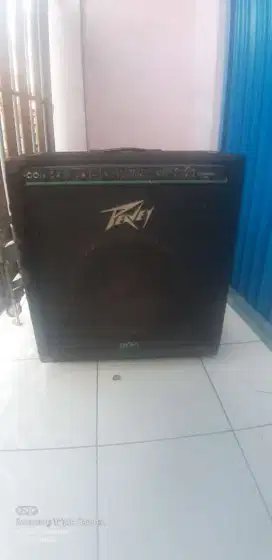 Peavey combo 115 speaker amp