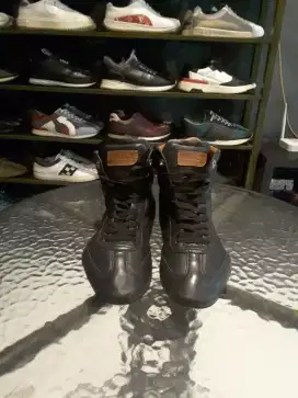 Sepatu Merk Bally  - Authentic