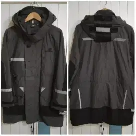 Jaket New Balance Reflective Waterproof Original