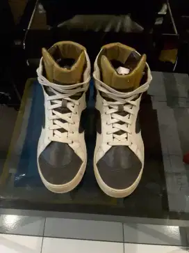 Sepatu Merk Bally Sneakers High