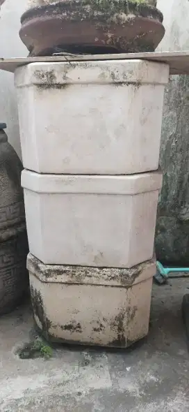 Pot bunga besar