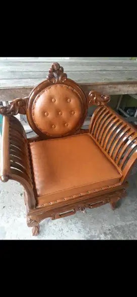 Servis plitur ulang mebel